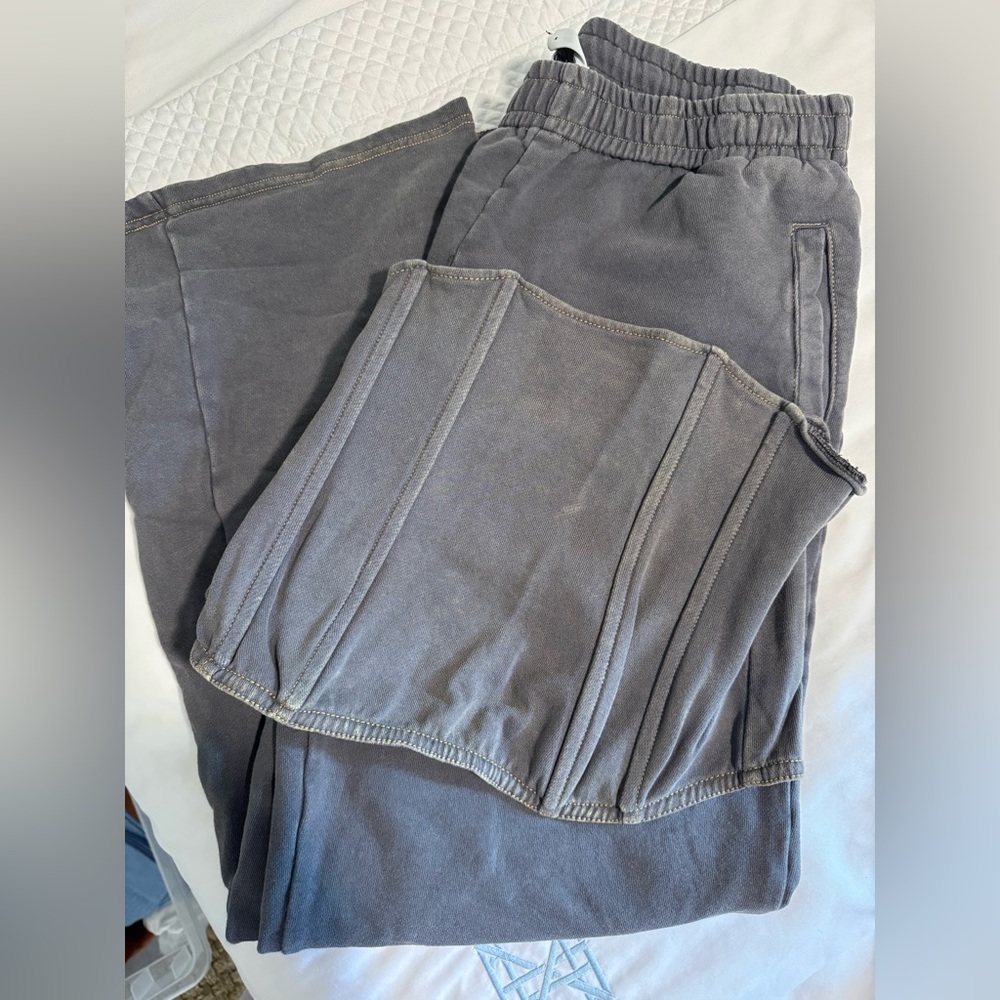 Yllw the Label Grey Sweatpant Set
